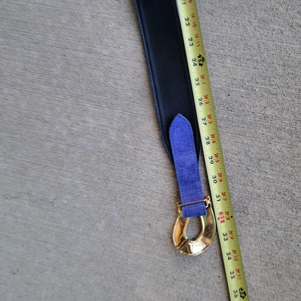 Vintage 1980's Women's Leather Suede Blue Belt With Metal Buckle Adjustable‎ 33